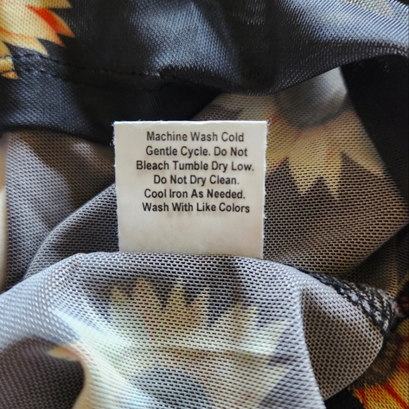 Cloud Dancer Sunflower Mesh Crop Top ( Small ) - Picture 7 of 7